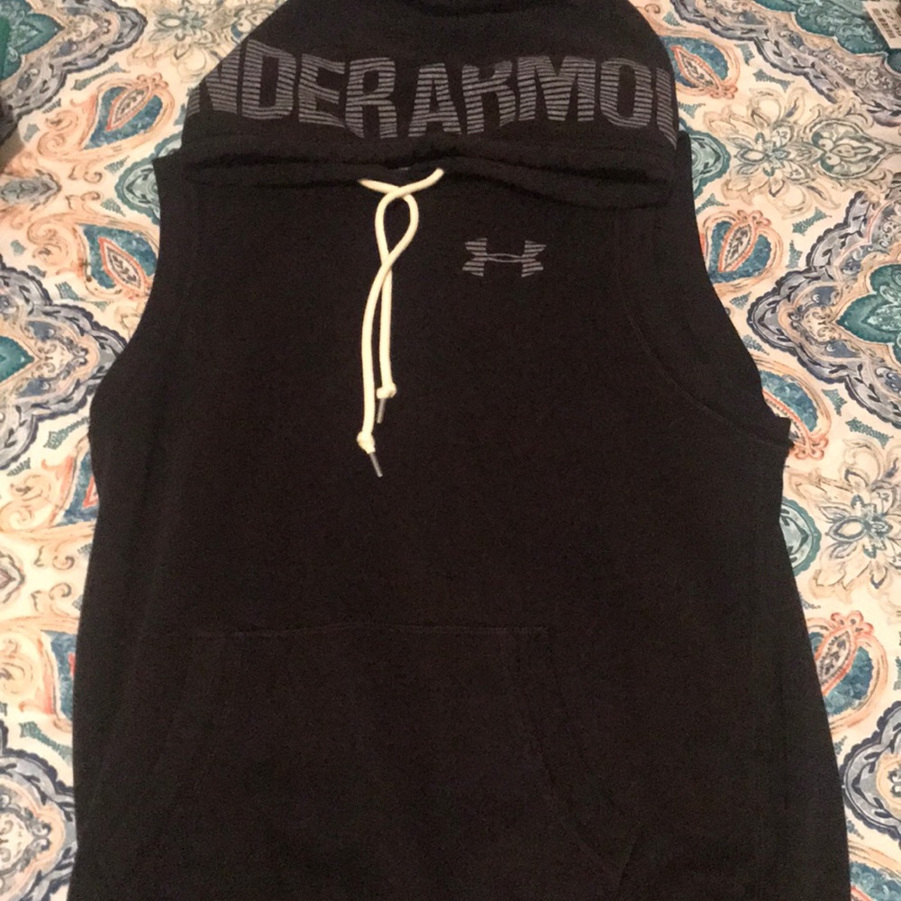 NWOT! Hooded pullover vest